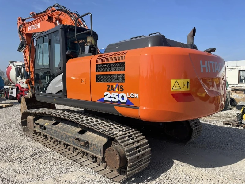 Багер Hitachi ZX 250 LCN-6, снимка 7 - Индустриална техника - 44494456