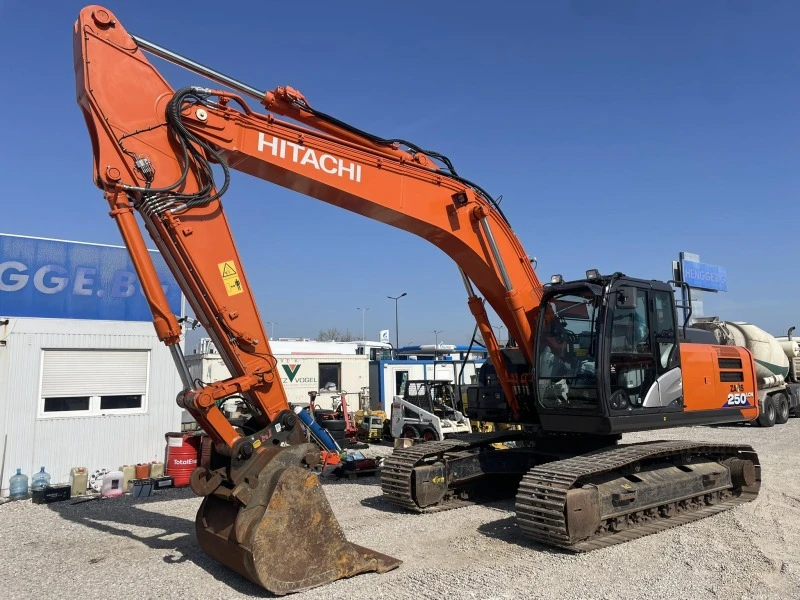 Багер Hitachi ZX 250 LCN-6, снимка 8 - Индустриална техника - 44494456