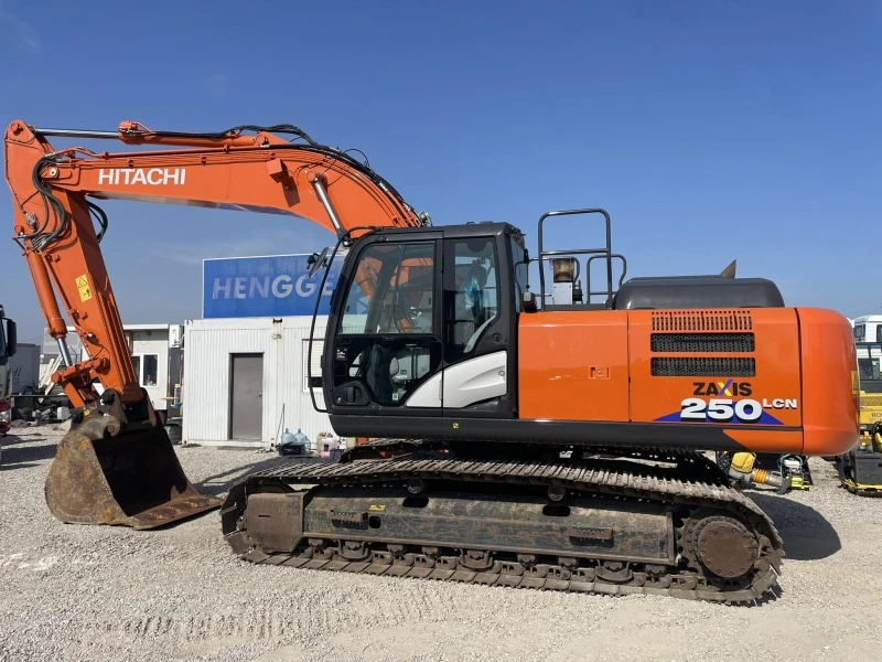 Багер Hitachi ZX 250 LCN-6, снимка 2 - Индустриална техника - 44494456