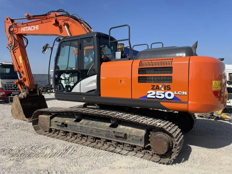 Багер Hitachi ZX 250 LCN-6, снимка 14 - Индустриална техника - 44494456