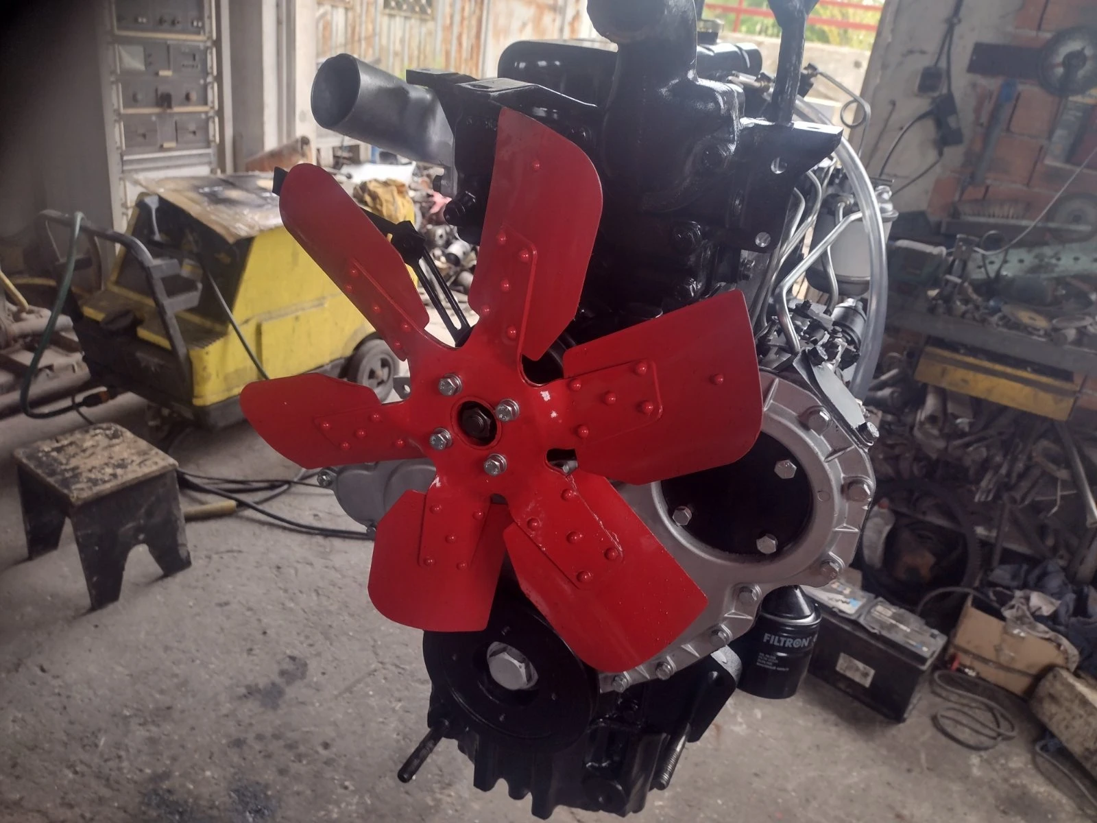 ������ � �������� �� ��������� Perkins | Mobile.bg � ����������� 2