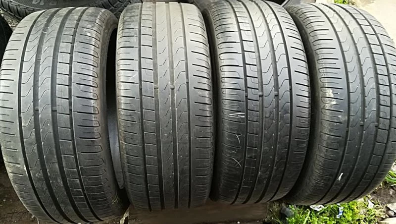 Гуми Летни 235/40R19, снимка 1 - Гуми и джанти - 25326302