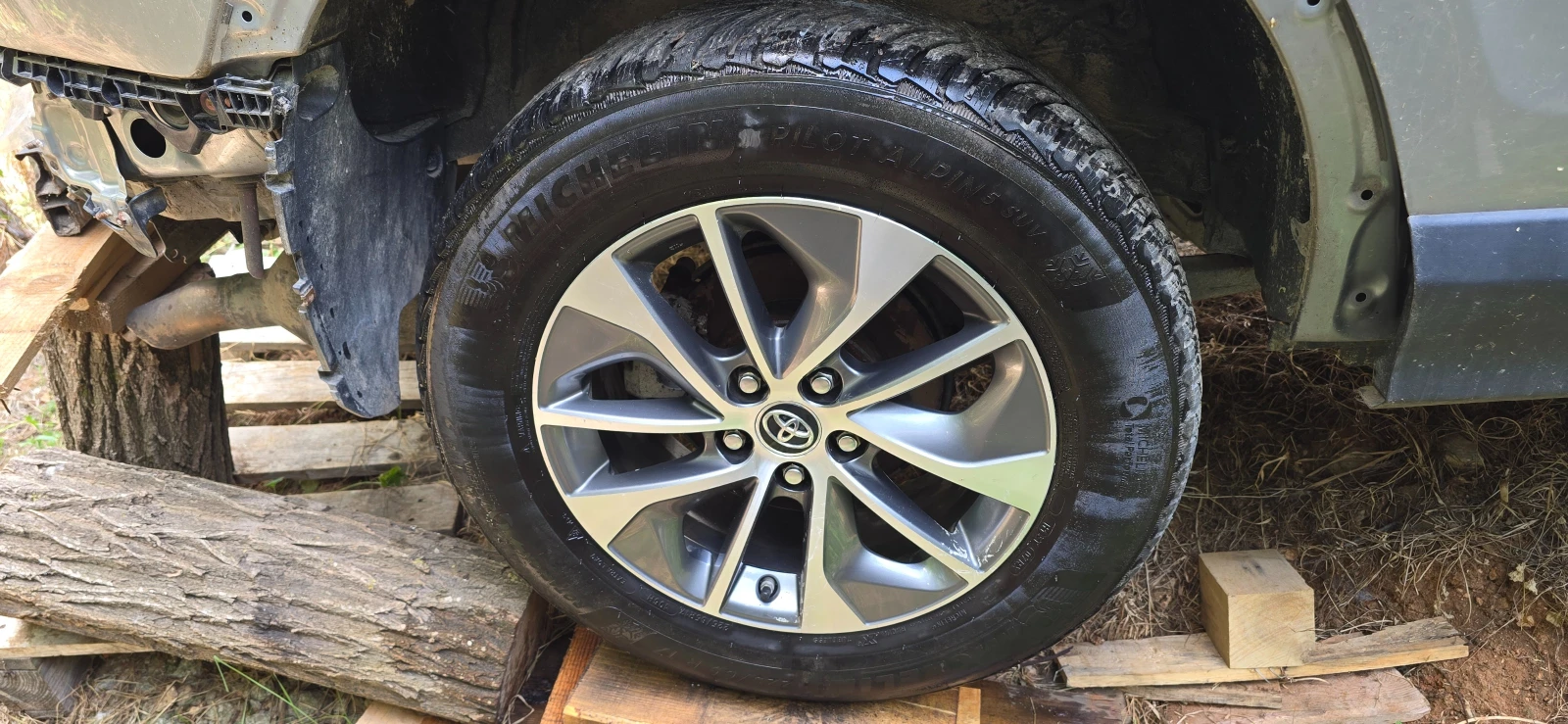 ���� � ������ 225/65R17 �� Toyota Rav4 | Mobile.bg � ����������� 1