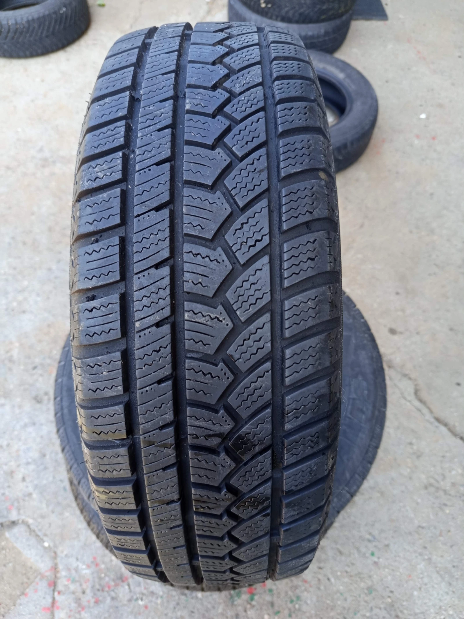 Гуми Зимни 185/60R15