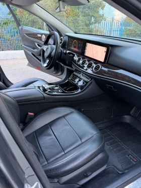 Mercedes-Benz E 220 AMG Line, снимка 14