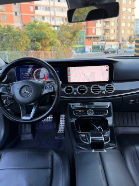 Mercedes-Benz E 220 AMG Line, снимка 11