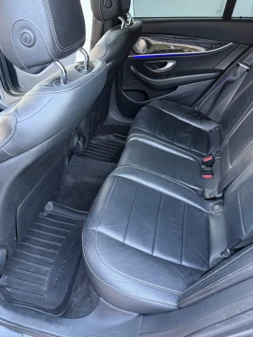 Mercedes-Benz E 220 AMG Line, снимка 12