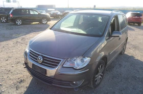 VW Touran 2.0 FSI, снимка 2