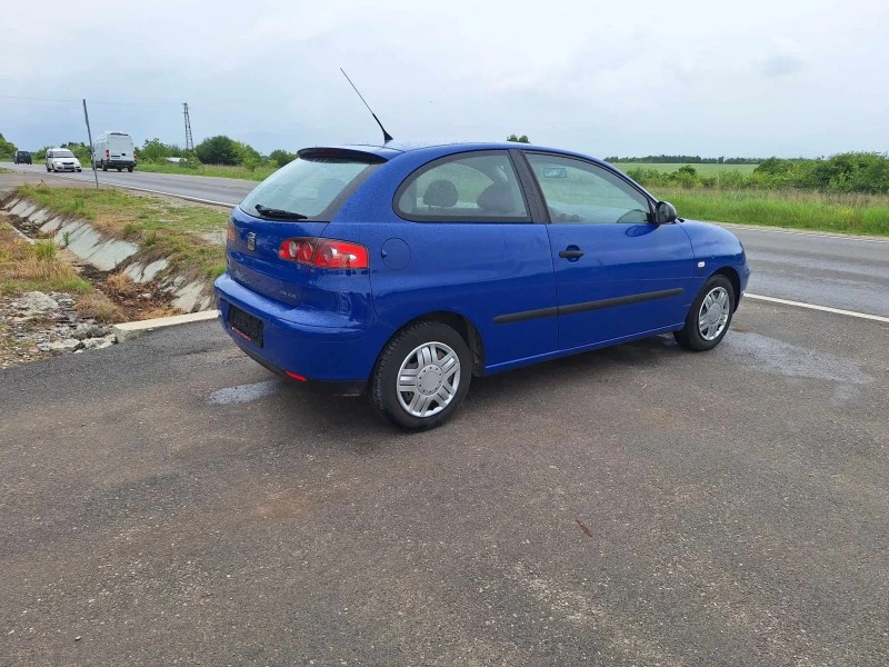 Seat Ibiza 1.4i klima, снимка 4 - Автомобили и джипове - 47282261