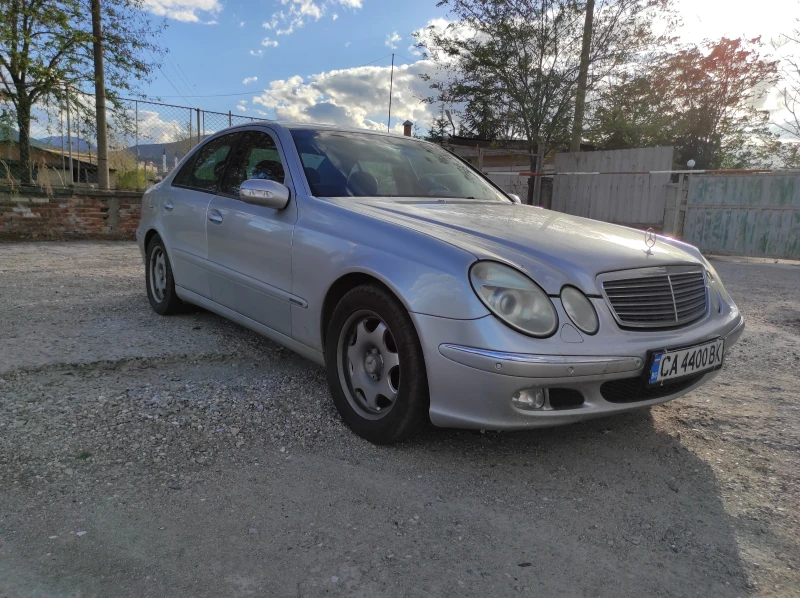 Mercedes-Benz E 200 2.0 ГАЗ, АВТОМАТ , снимка 3 - Автомобили и джипове - 47359966