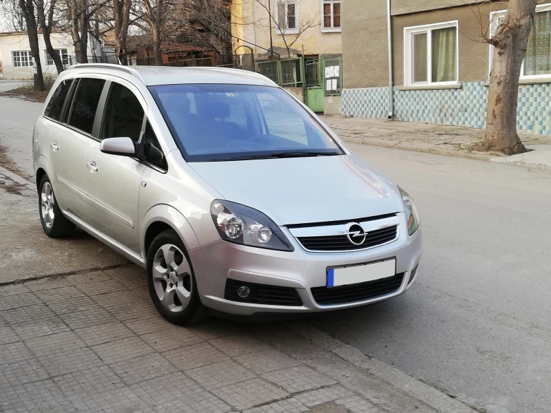 Opel Zafira, снимка 2 - Автомобили и джипове - 47881373