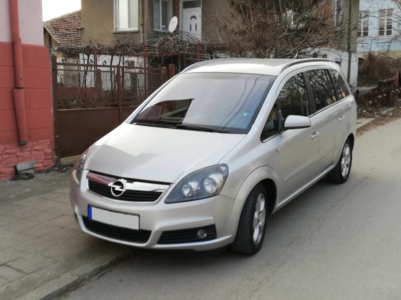 Opel Zafira, снимка 3 - Автомобили и джипове - 47881373