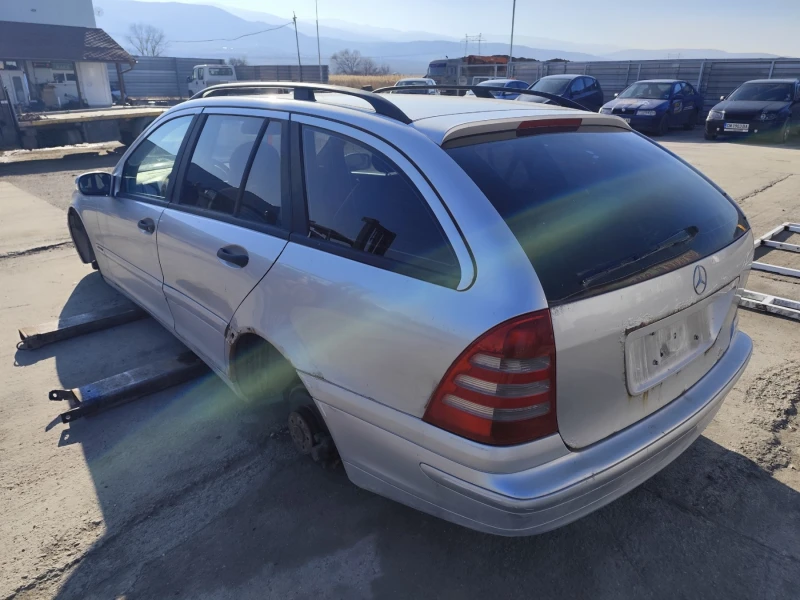 Mercedes-Benz C 180 W203, снимка 4 - Автомобили и джипове - 48334767