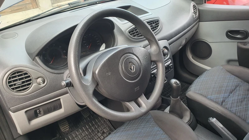 Renault Clio 3, снимка 7 - Автомобили и джипове - 52427180