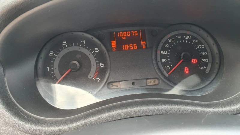 Renault Clio 3, снимка 8 - Автомобили и джипове - 52427180