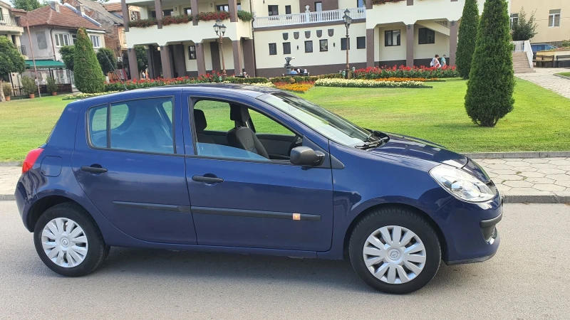 Renault Clio 3, снимка 2 - Автомобили и джипове - 52427180