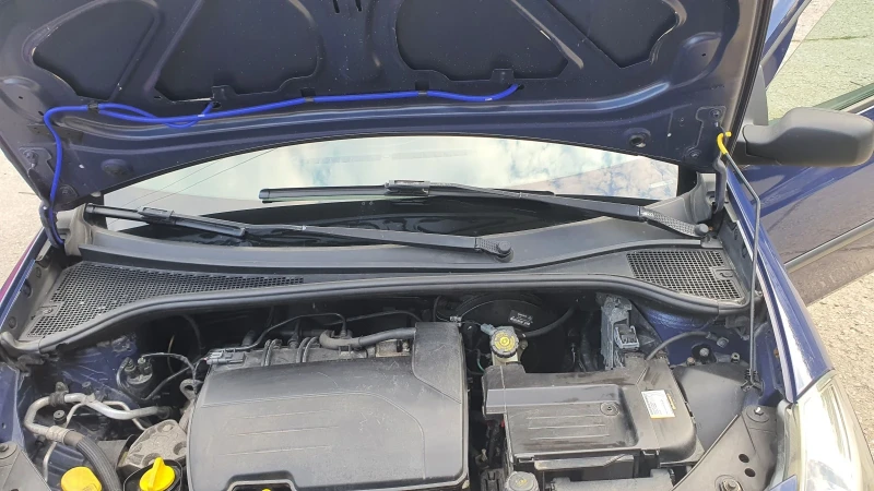 Renault Clio 3, снимка 4 - Автомобили и джипове - 52427180