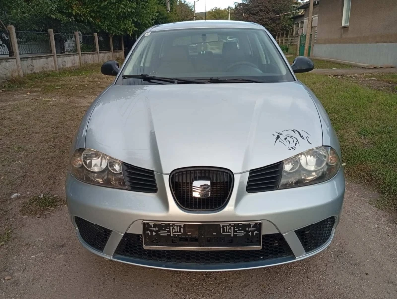 Seat Ibiza 1.2 i feislift , снимка 2 - Автомобили и джипове - 52030360