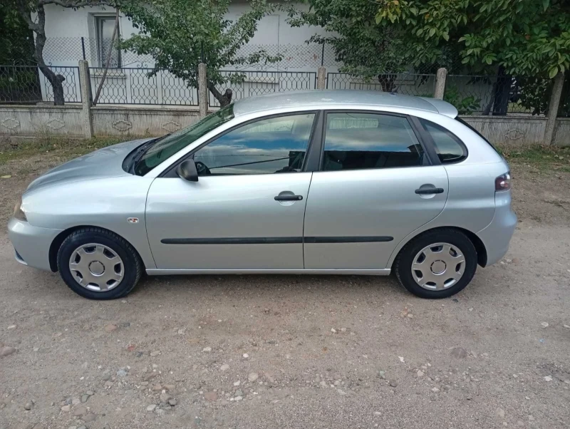 Seat Ibiza 1.2 i feislift , снимка 5 - Автомобили и джипове - 52030360