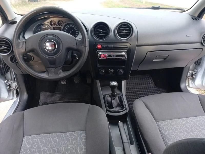 Seat Ibiza 1.2 i feislift , снимка 13 - Автомобили и джипове - 52030360