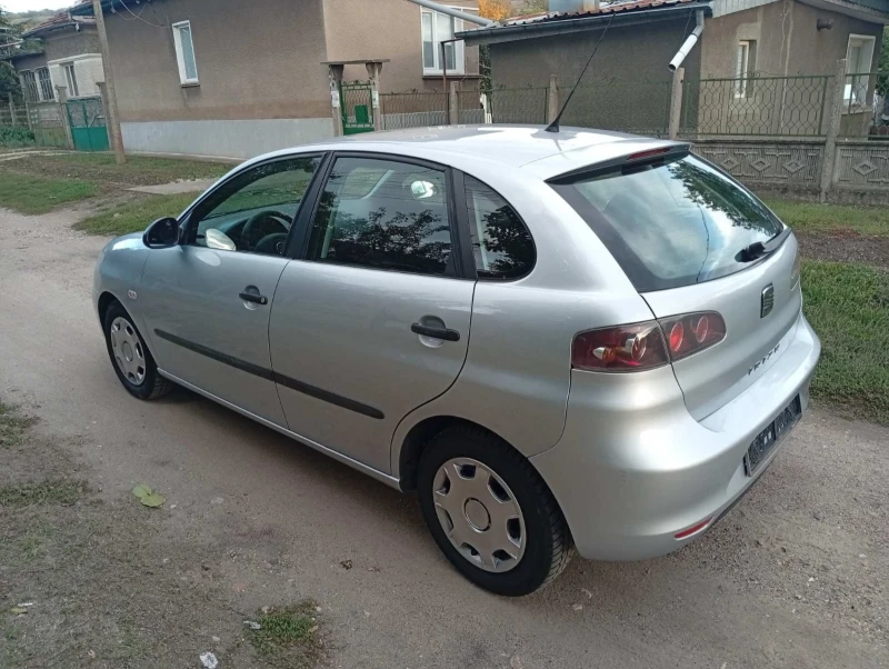 Seat Ibiza 1.2 i feislift , снимка 8 - Автомобили и джипове - 52030360