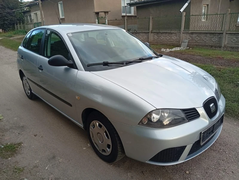 Seat Ibiza 1.2 i feislift , снимка 3 - Автомобили и джипове - 52030360