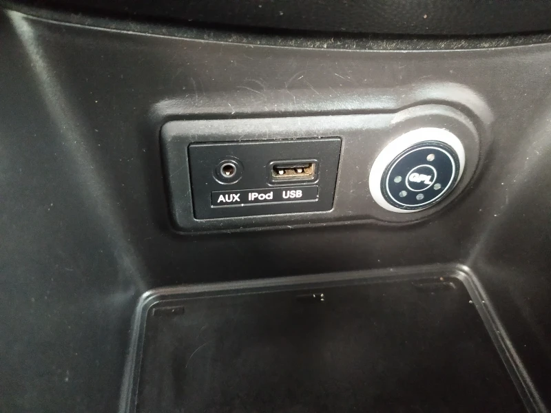 Kia Venga 1.4i 16v, снимка 10 - Автомобили и джипове - 52446712