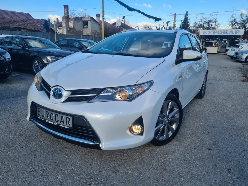 Toyota Auris 1.8HYBRID-ЛИЗИНГ