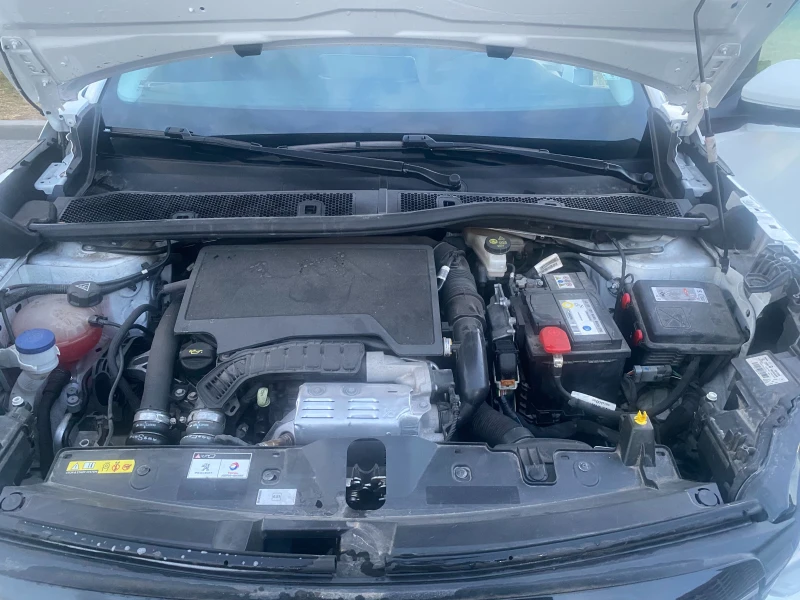 Peugeot 2008, снимка 15 - Автомобили и джипове - 52487036