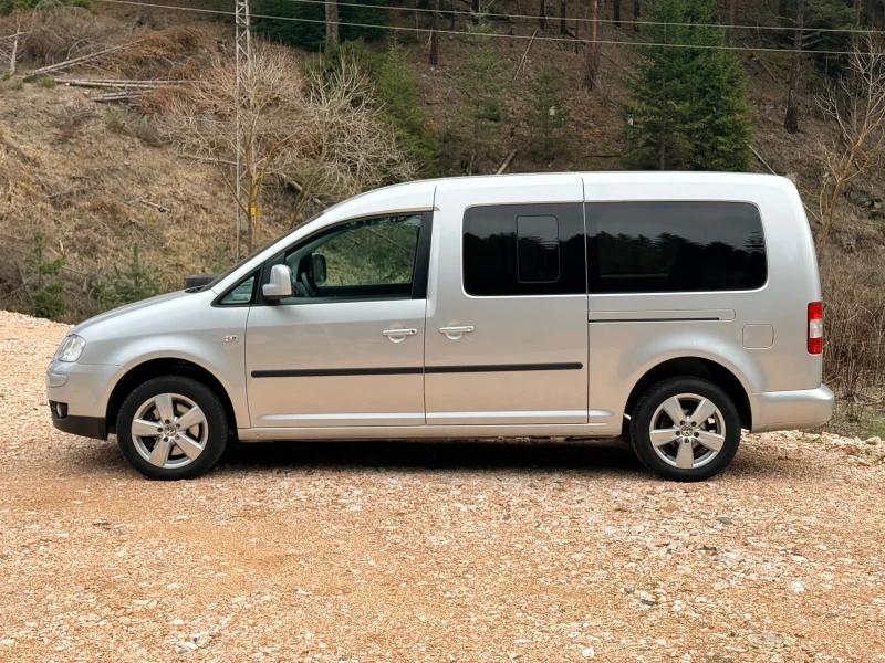 VW Caddy MAXI LIFE* 7места* 1.9TDI* УНИКАЛНО СЪСТ* БЕЗ РЪЖД, снимка 2 - Автомобили и джипове - 52807667
