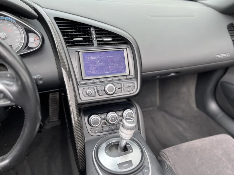 Audi R8 * 4.2* QUATTRO* SPYDER* Автокреди (Цена до БГ), снимка 14 - Автомобили и джипове - 53013608