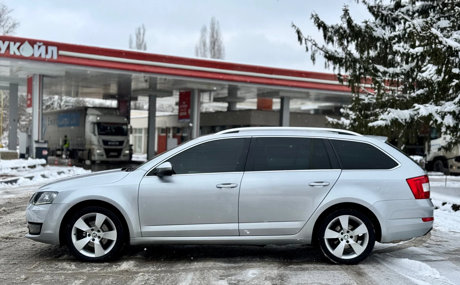 Skoda Octavia 2.0TDi~150hp~4x4~КСЕНОН - изображение 4