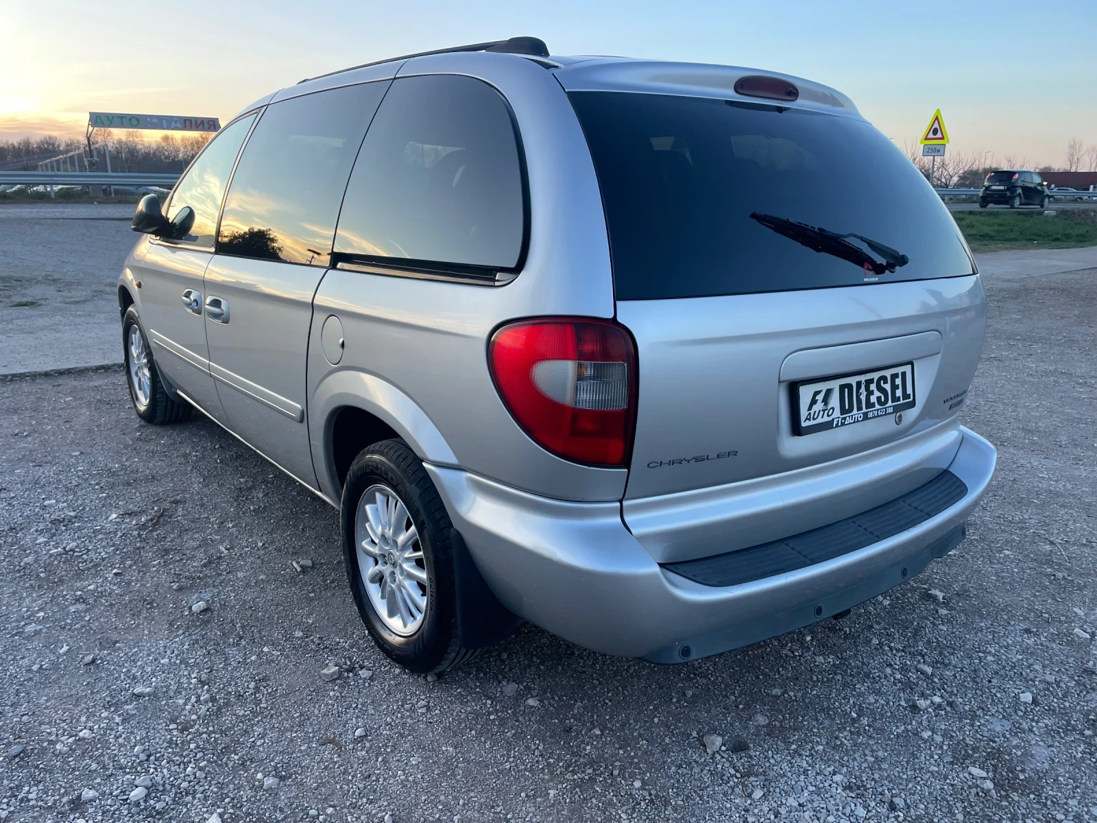 Chrysler Voyager 2.8GRDI-AVTOMAT-6+ 1-ITALIA | Mobile.bg — изображение 11