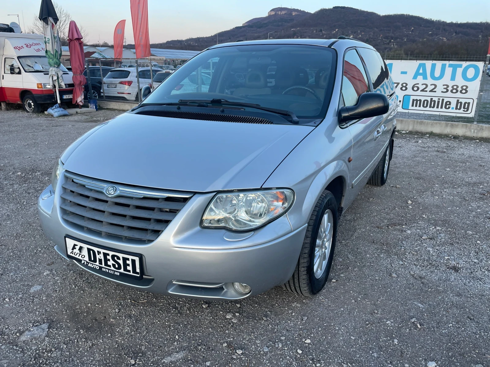 Chrysler Voyager 2.8GRDI-AVTOMAT-6+ 1-ITALIA | Mobile.bg — изображение 1
