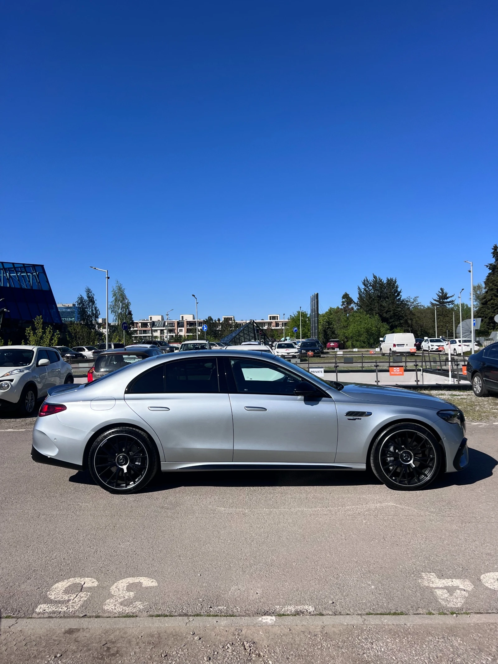 Mercedes-Benz E 53 AMG  - изображение 9