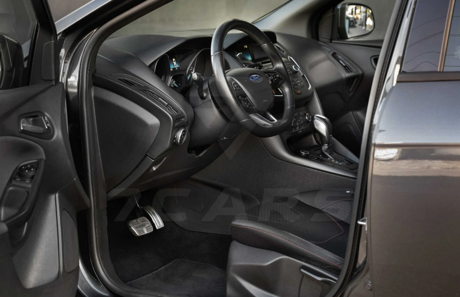 Ford Focus 1.0 ecoBoost ST-Line - изображение 10