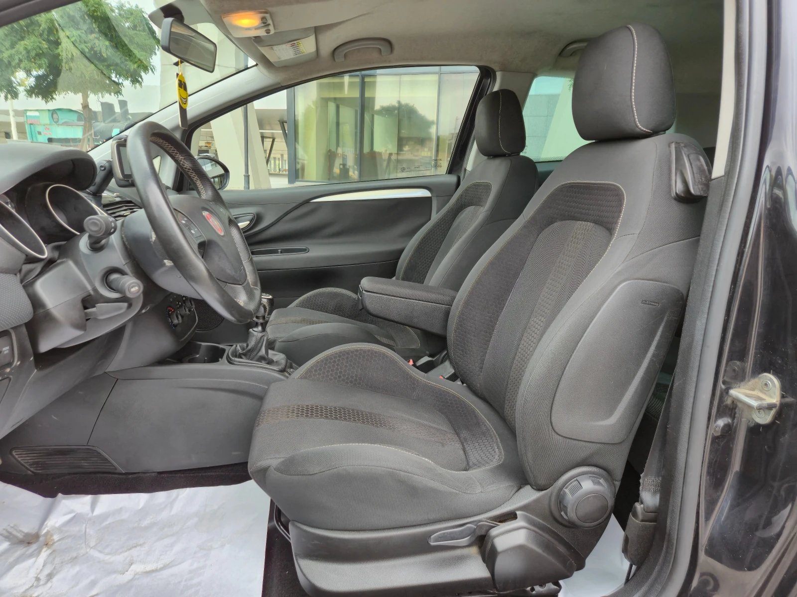 Fiat Punto 6 МЕСЕЦА ГАРАНЦИЯ!!!EVO 1.6JTD 120к.с. Facelift - изображение 8