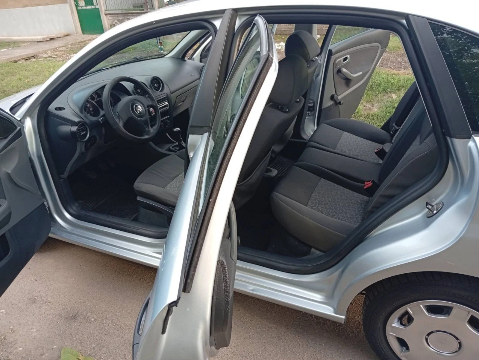 Seat Ibiza 1.2 i feislift  | Mobile.bg   12