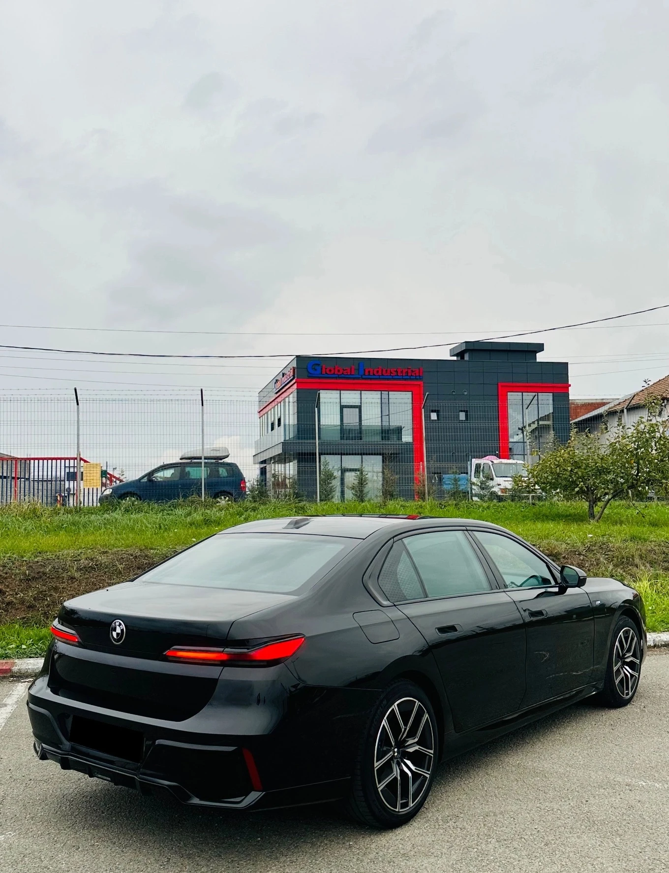 BMW 740 d Mhev M-Sport - изображение 2