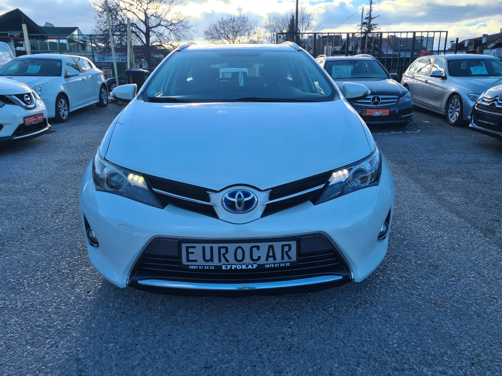 Toyota Auris 1.8HYBRID-ЛИЗИНГ - изображение 2