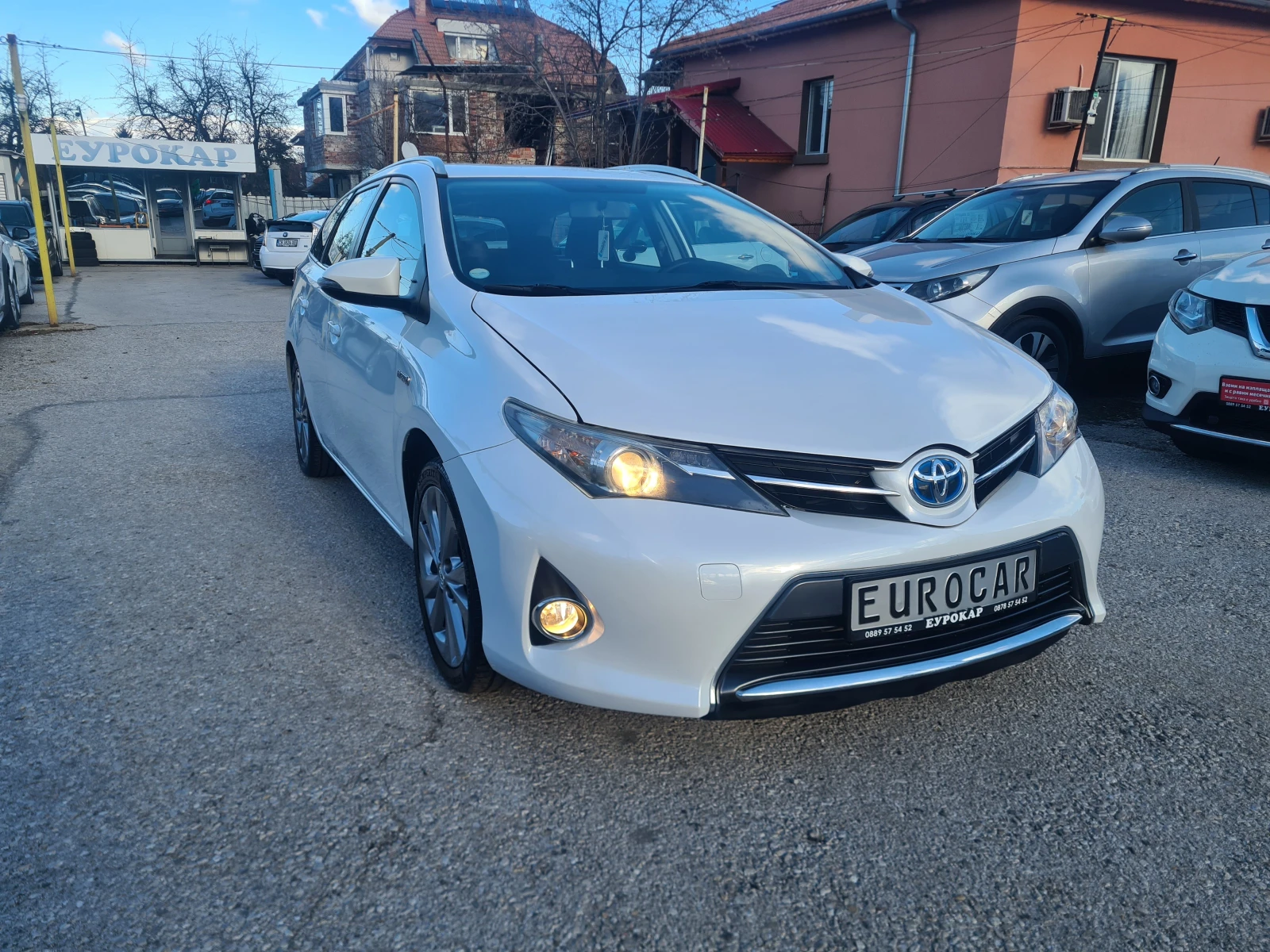 Toyota Auris 1.8HYBRID-ЛИЗИНГ - изображение 3