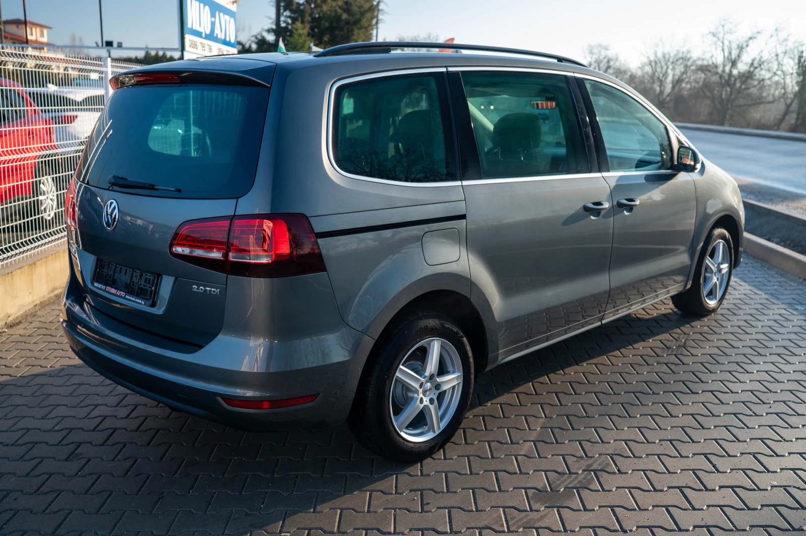 VW Sharan 2.0* TDI* 2015г* Фейслифт - изображение 6