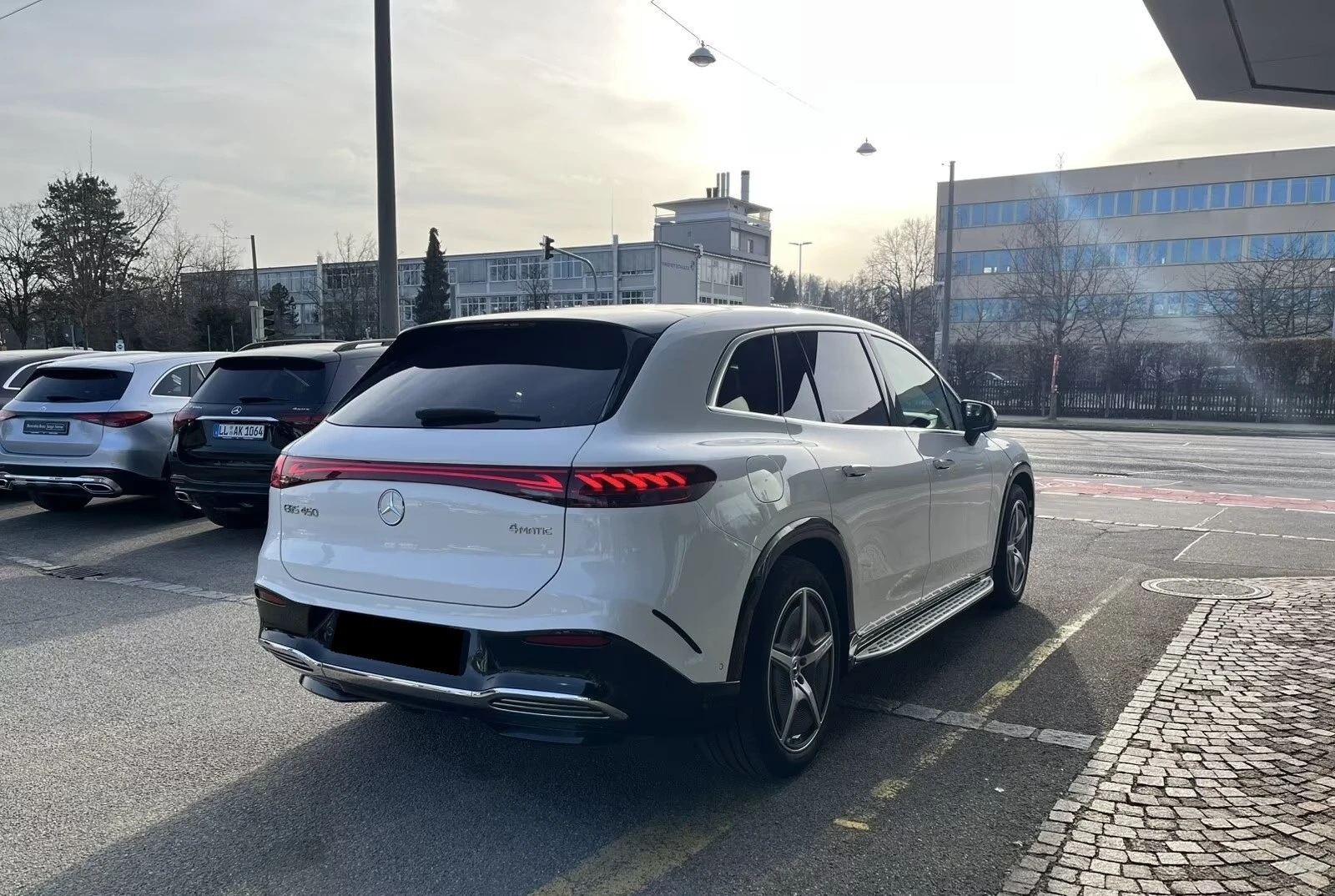 Mercedes-Benz EQS 450 4-MATIC SUV HYPESCREEN BURMESTER , снимка 3 - Автомобили и джипове - 53880388