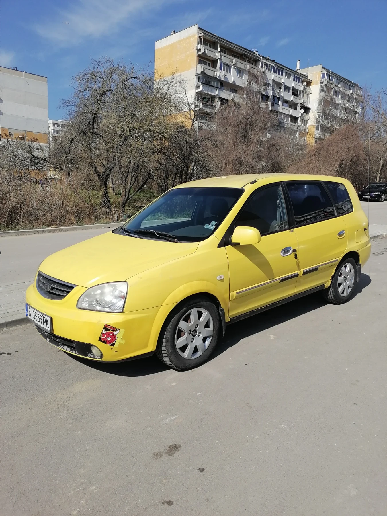 Kia Carens Миниван, снимка 2 - Автомобили и джипове - 53882787