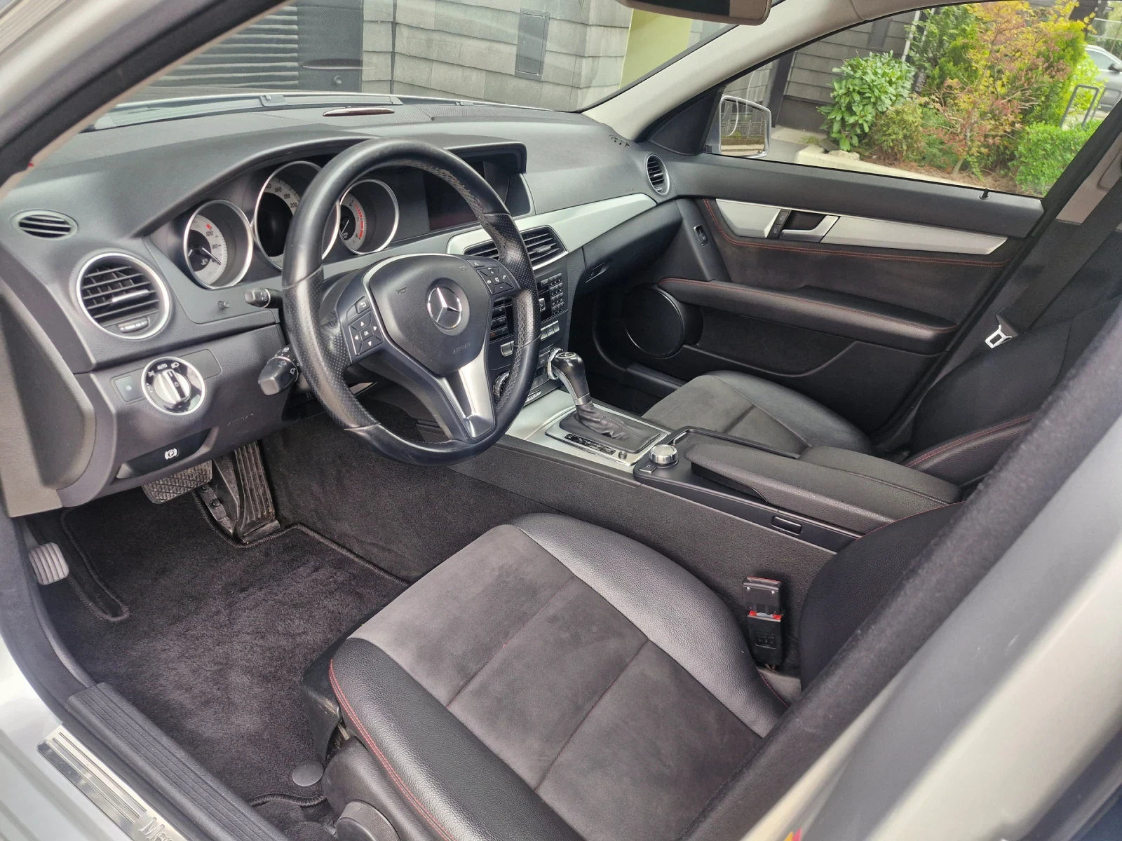 Mercedes-Benz C 250 4MATIC, снимка 10 - Автомобили и джипове - 54261817