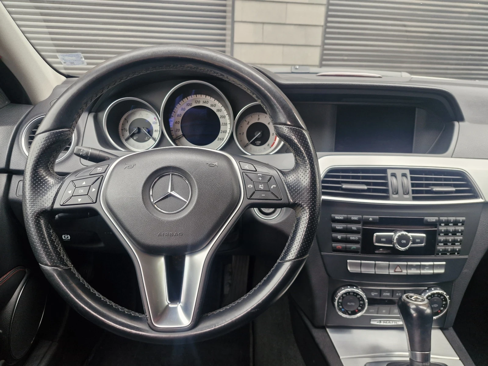 Mercedes-Benz C 250 4MATIC, снимка 12 - Автомобили и джипове - 54261817