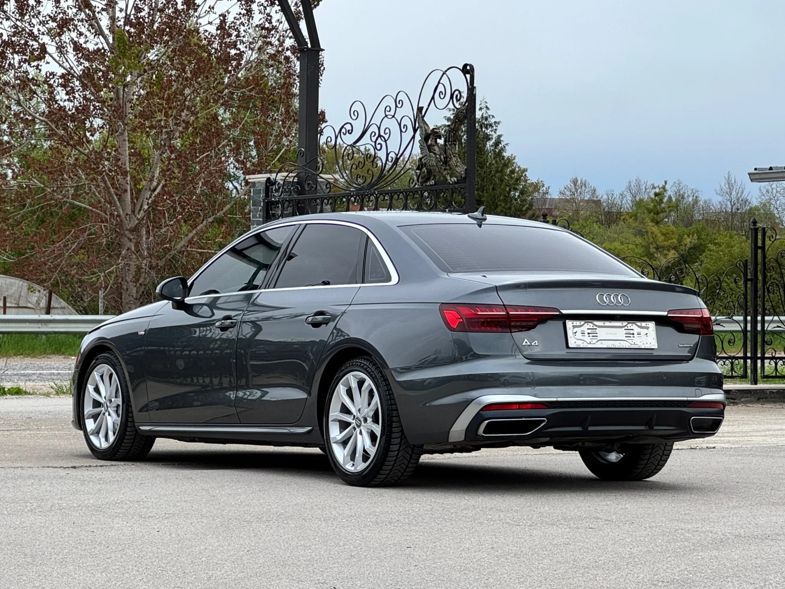 Audi A4 2.0TDI QUATTRO S-Line, снимка 4 - Автомобили и джипове - 54283702