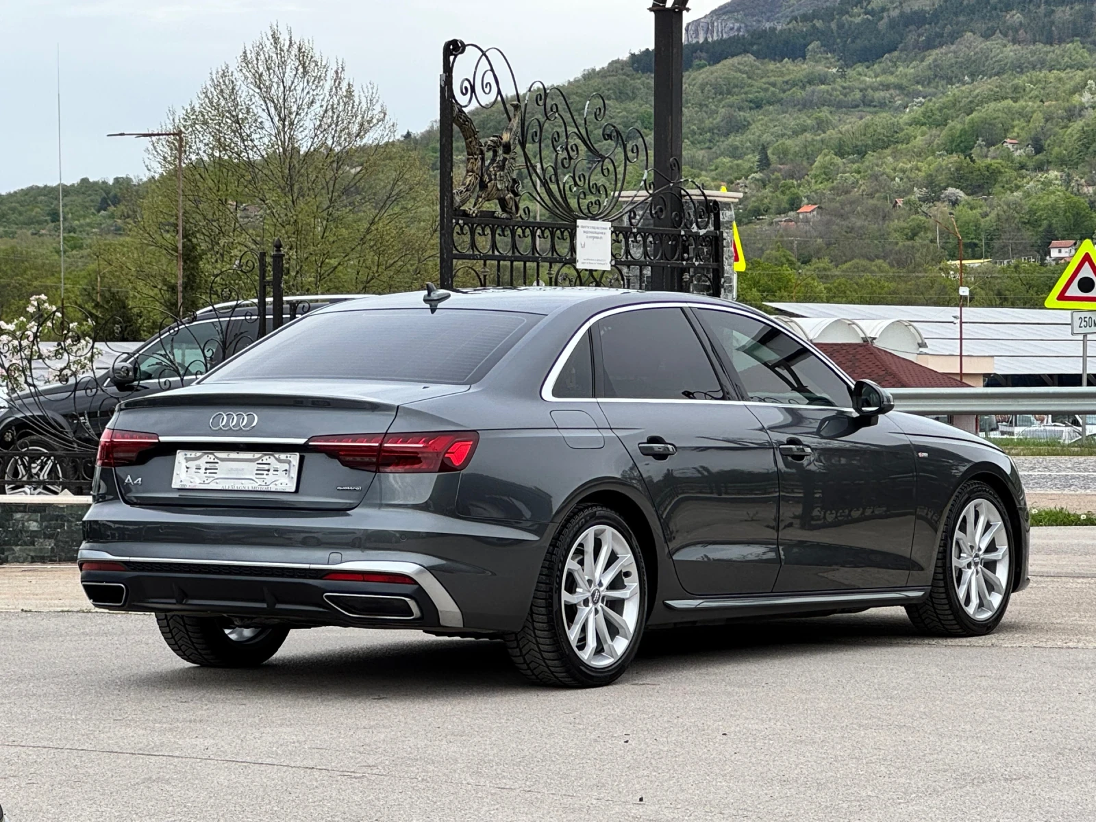 Audi A4 2.0TDI QUATTRO S-Line, снимка 5 - Автомобили и джипове - 54283702