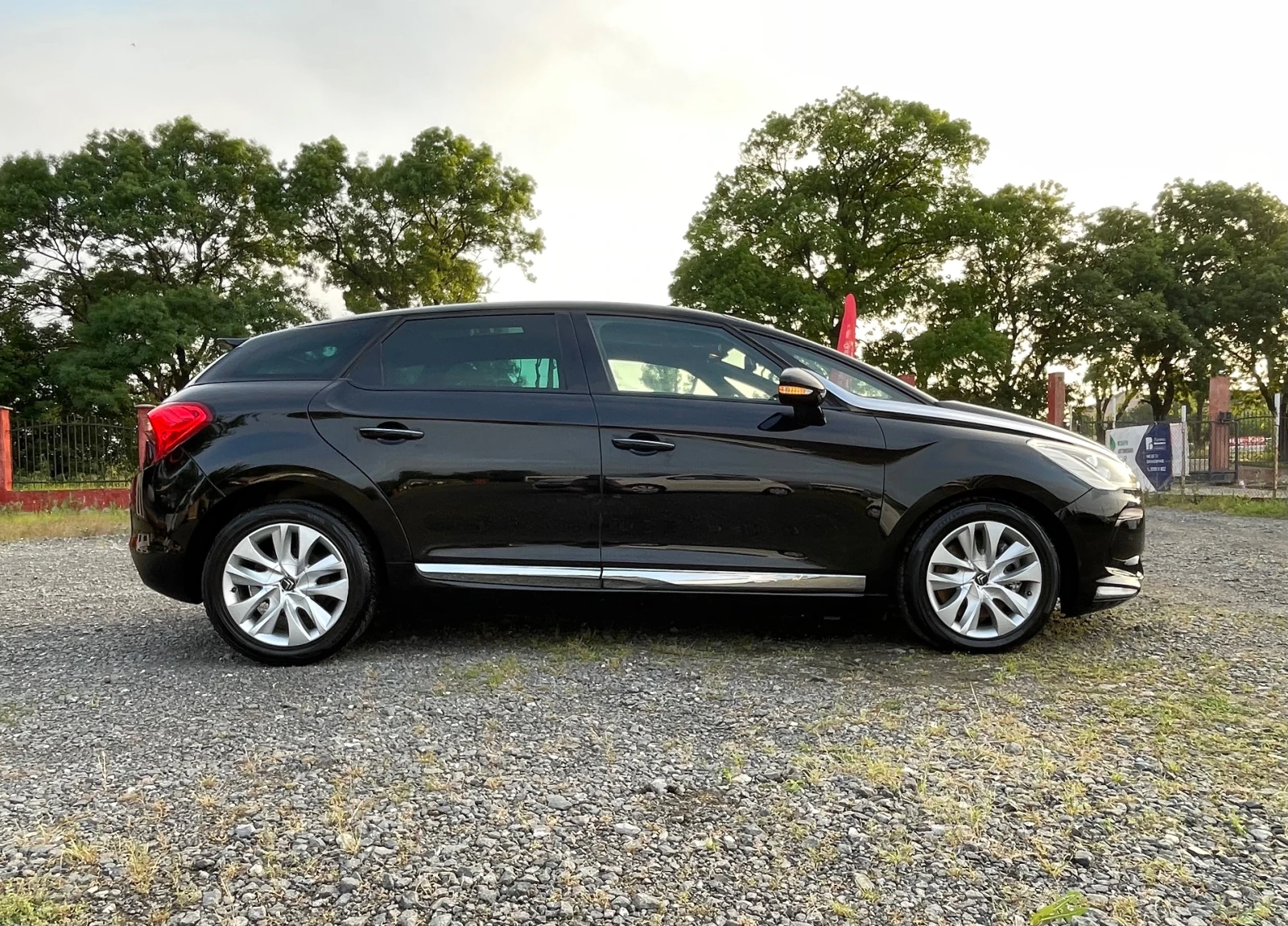 Citroen DS5 Executive Automatic 2.0HDi 163к.с Еuro 5   , снимка 4 - Автомобили и джипове - 54795770