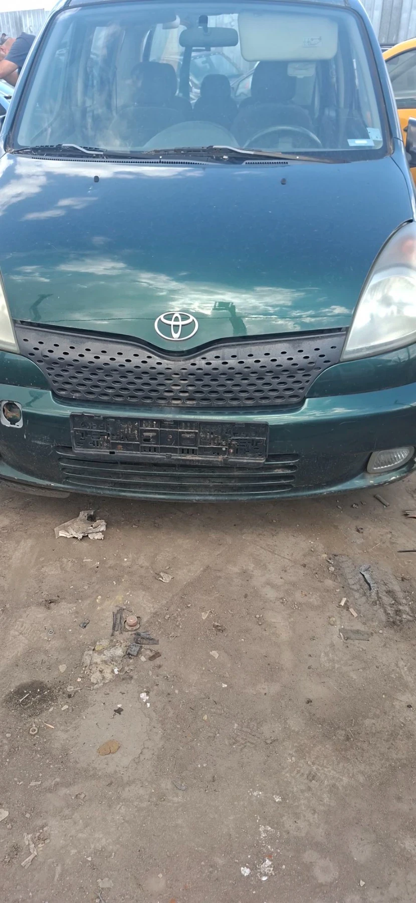 Toyota Yaris verso 2бр.на части , снимка 2 - Автомобили и джипове - 54842799